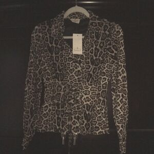 Cheetah print long sleeves top by Ember